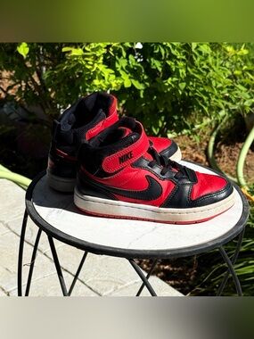 Nike Court Borough Mid little kid sneakers size 12c